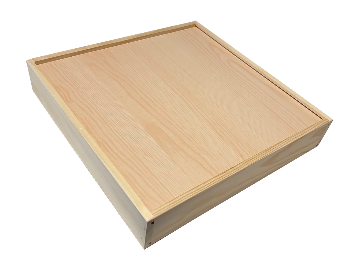 DISMA CAJA MADERA PINO CON TAPA PARA ALBUM 37X37X4 CM 